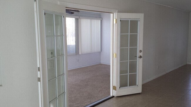 Building Photo - 1356 Bobolink Dr