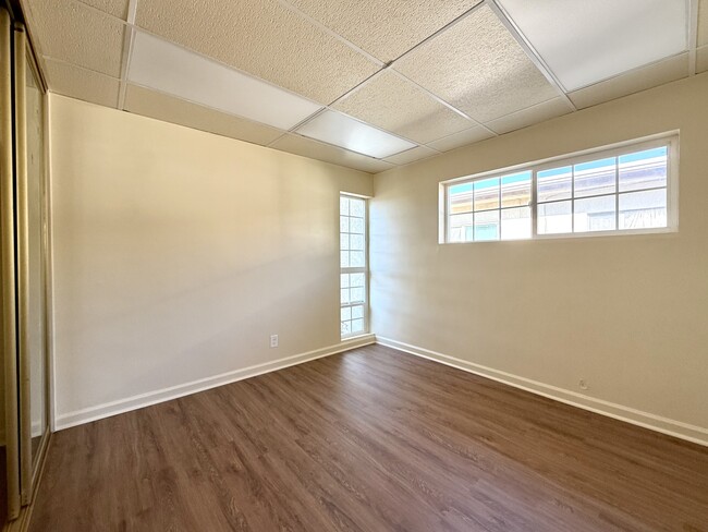 Building Photo - 13949 Oval Dr