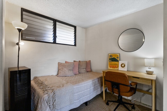 Building Photo - 909 Coolidge St