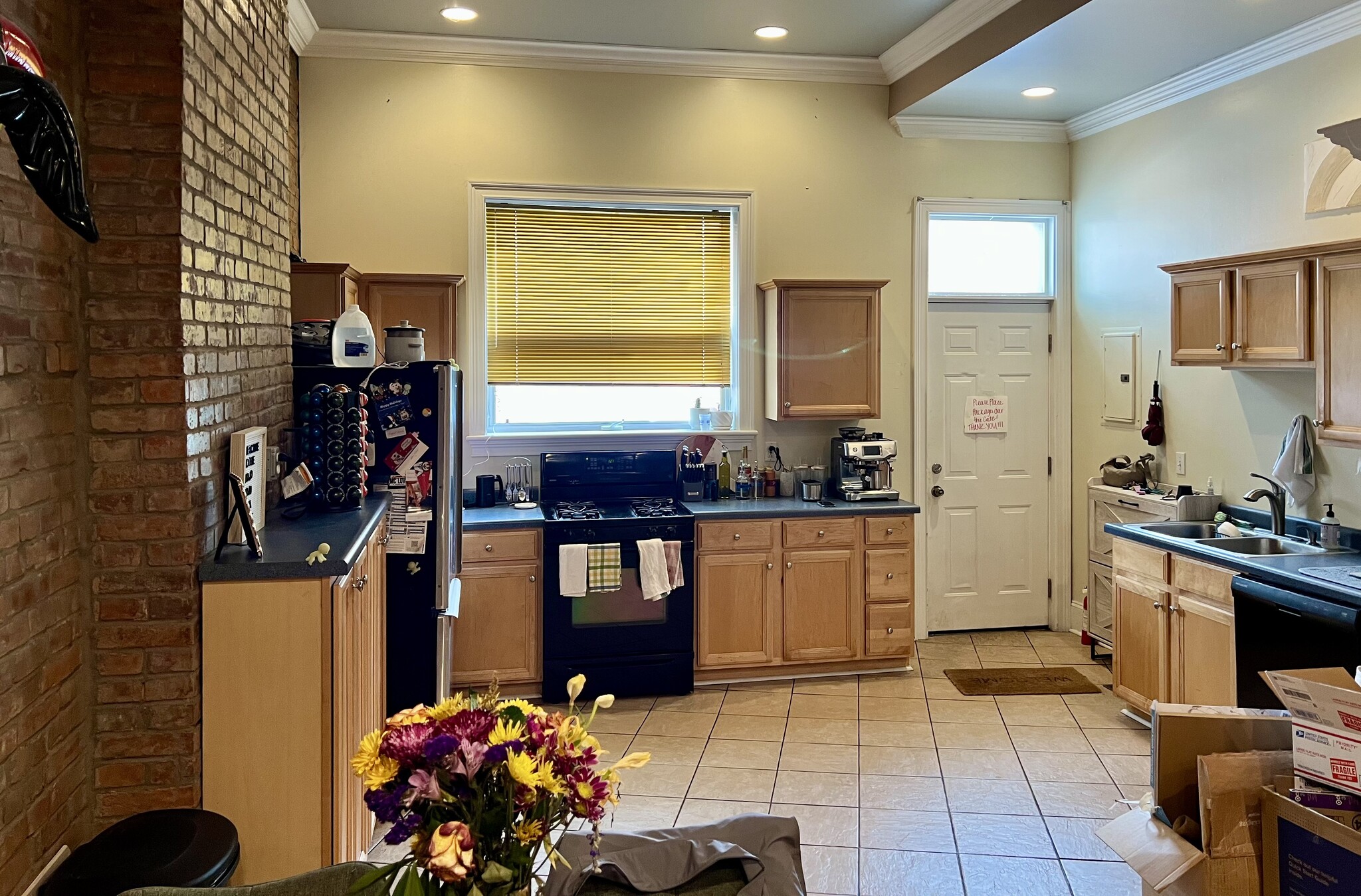 Kitchen (ground floor) with dishwasher, stove/ oven, fridge, etc) - 1714 Sarah St