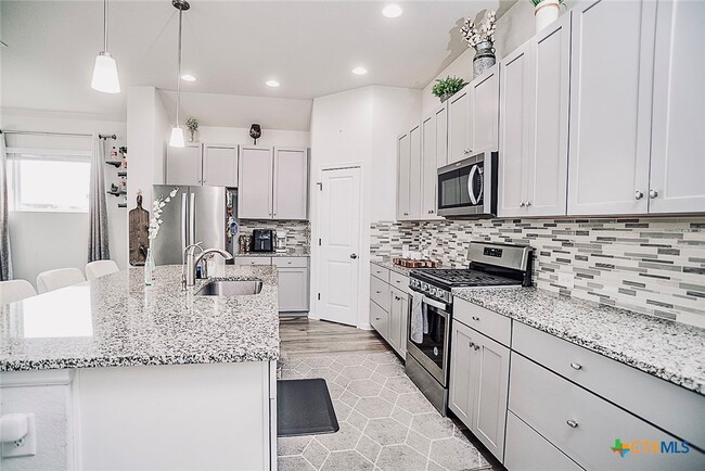 Building Photo - 688 Bridgestone Way