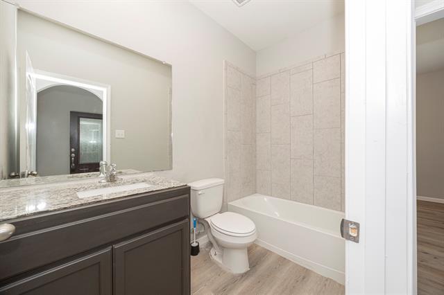 Building Photo - 208 Harvey St