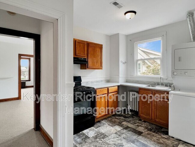 Building Photo - 2806 Hawthorne Ave