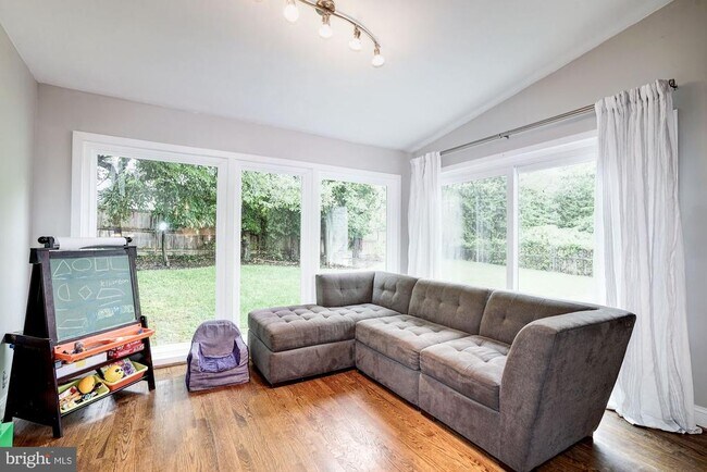 Building Photo - 5724 27th St NW