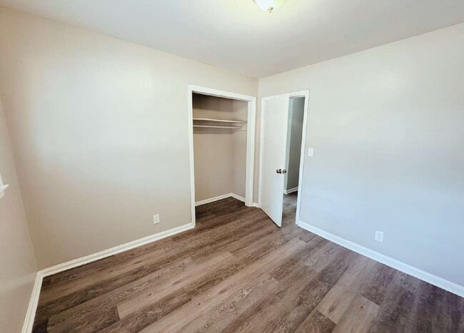 Building Photo - 2609 County Line Rd SW