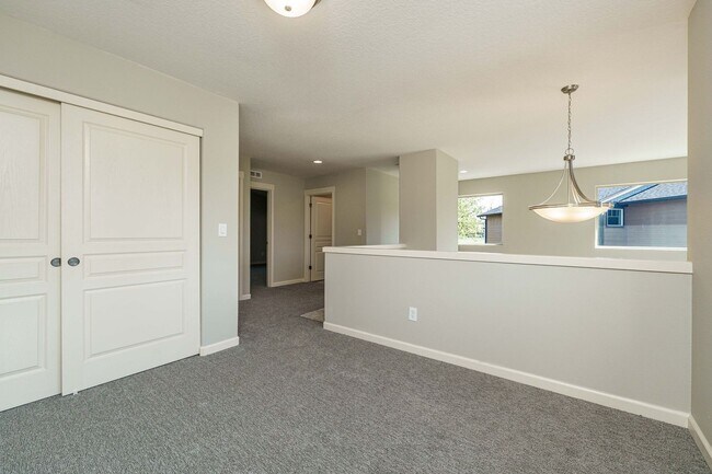 Building Photo - Cul-de-Sac Living at Its Best – Updated 3BR with Garage & A/C!