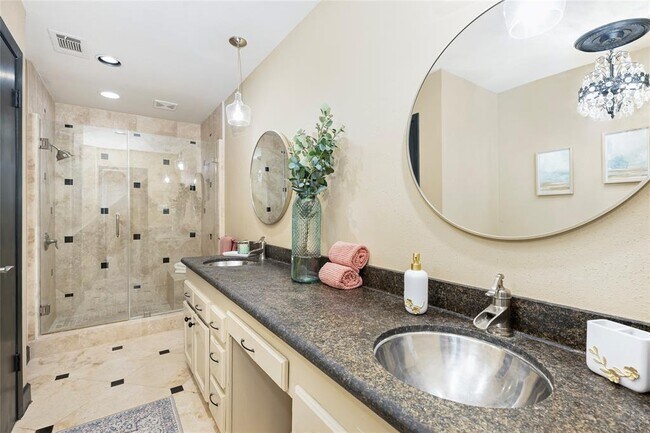 Building Photo - 18138 Bal Harbour Dr