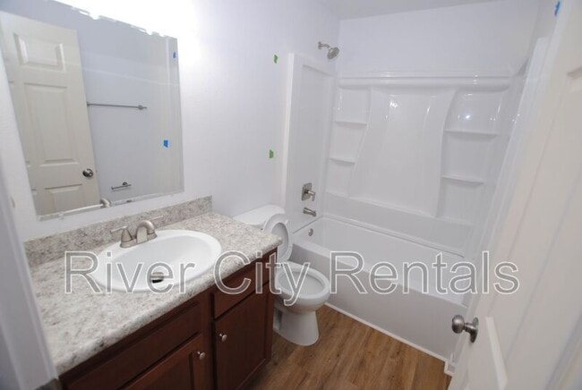 Building Photo - 5623 Overlook Dr E