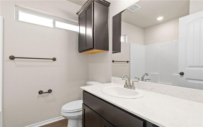 Building Photo - Beautiful Like New Home in Copperas Cove w...
