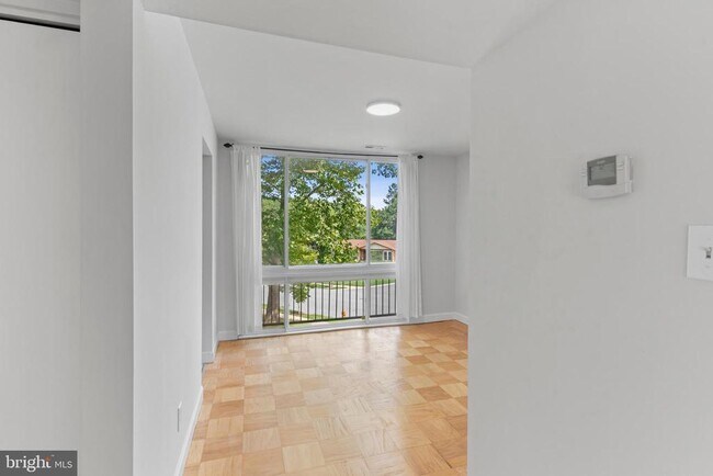 Building Photo - 10650 Green Mountain Cir