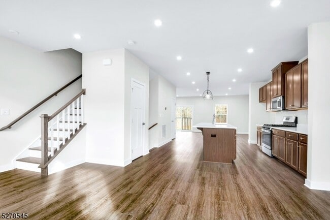 Building Photo - 19 Peckwell St