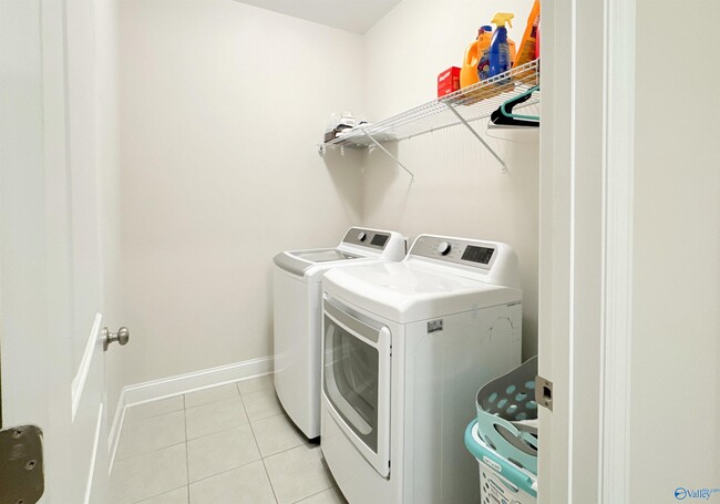 Building Photo - 3108 Henry Rd SE