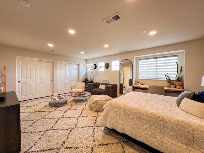 Building Photo - 35 Regatta Way
