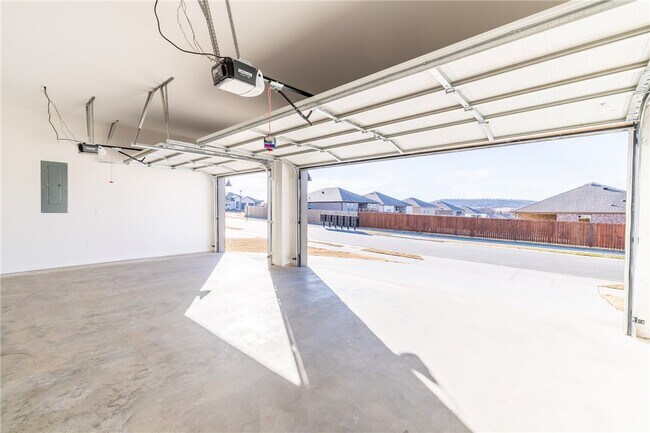 Building Photo - 581 Crystal Drive