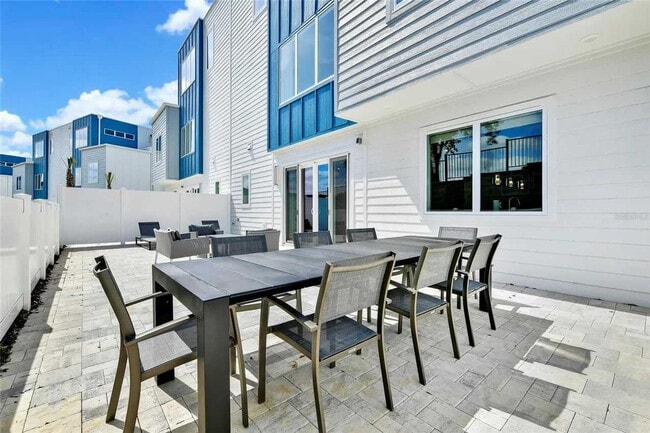 Building Photo - 7740 Sandy Ridge Dr