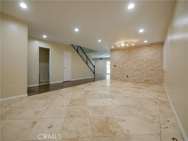 Building Photo - 3476 Hawthorne Dr