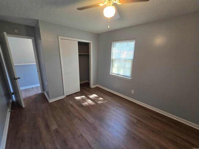 Building Photo - 10318 Independence Ln