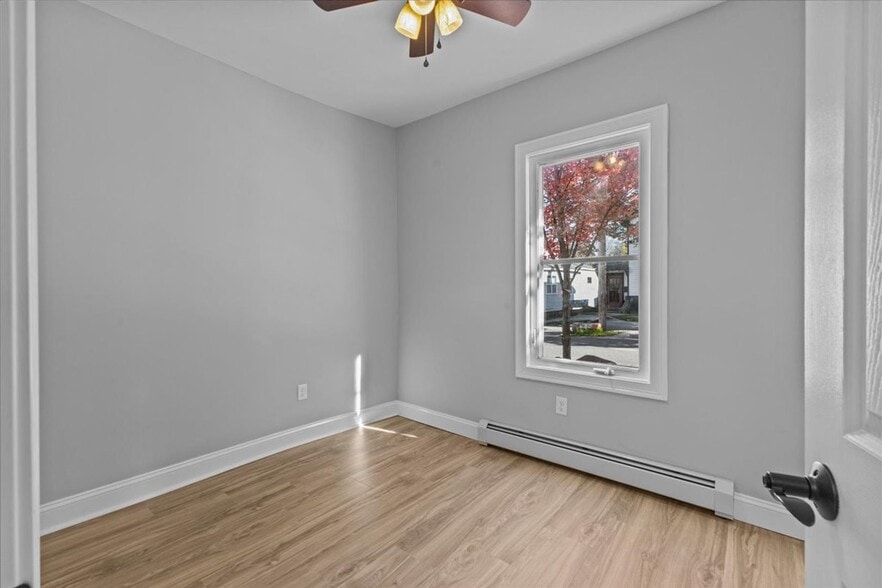 Building Photo - 45 Rose St