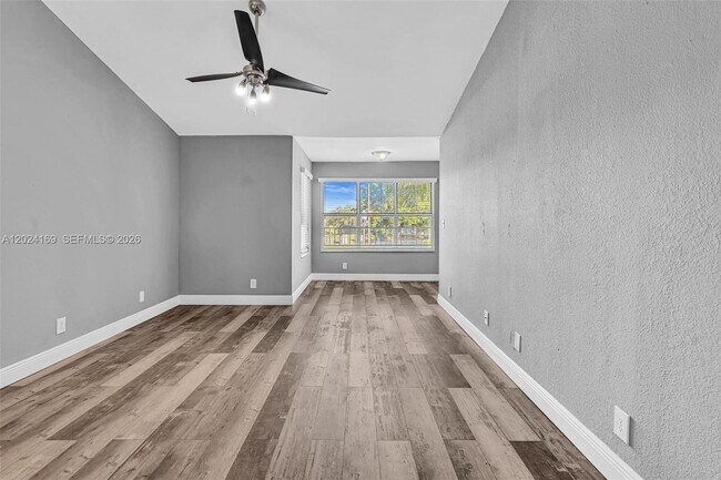 Building Photo - 3300 Pinewalk Dr N