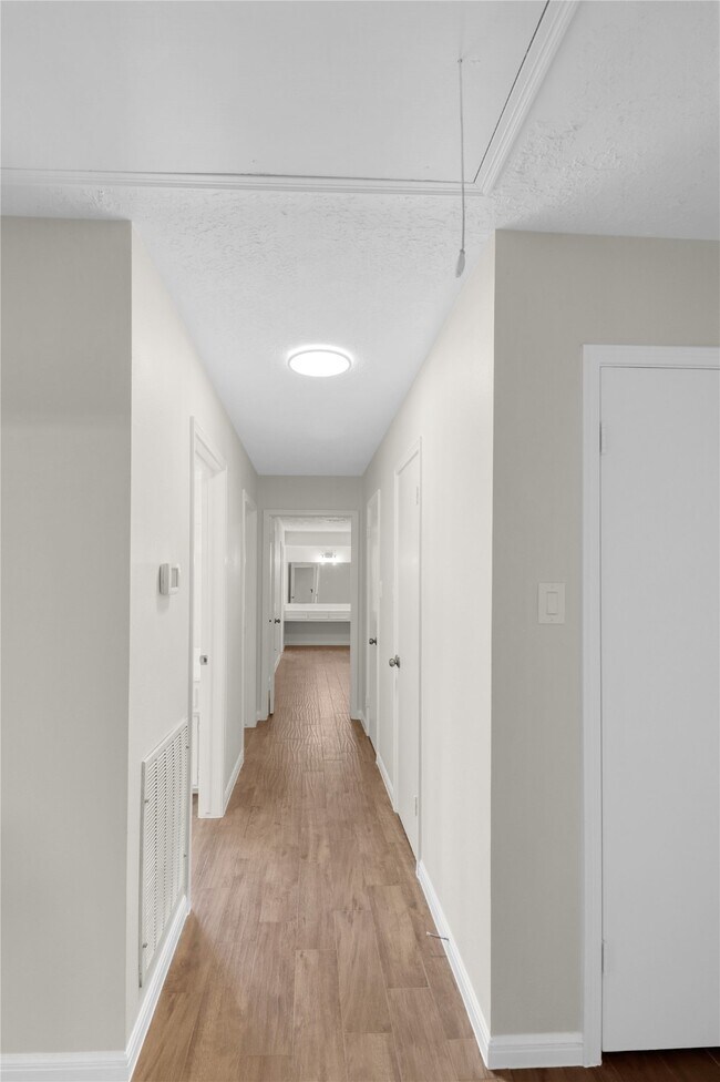 Building Photo - 731 Rustyleaf Ln