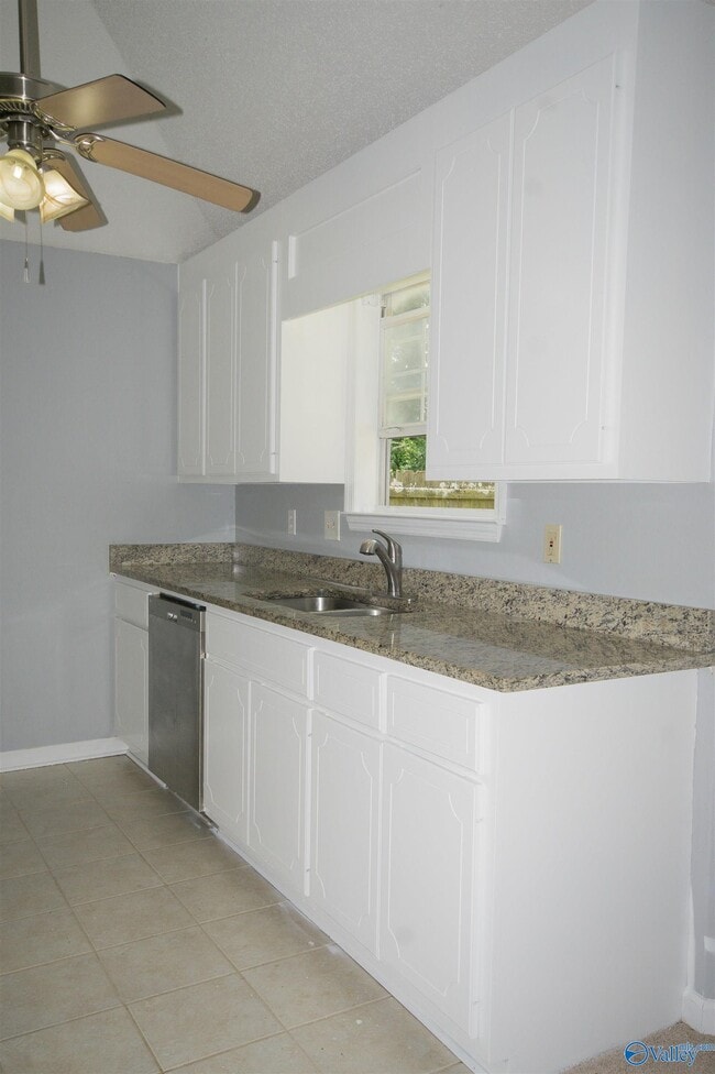 Building Photo - 215 Cypress Creek Dr