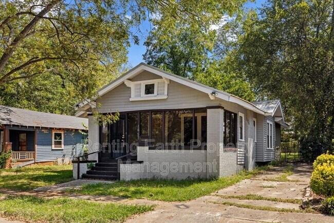 Building Photo - 1657 Lee Ave SW