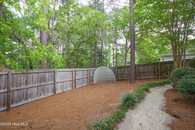 Building Photo - 225 Adams Cir