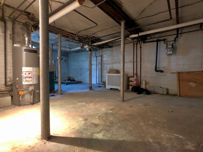 Building Photo - 102 Erie Ave