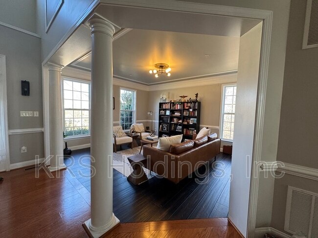 Building Photo - 159 Sanford Ferry Ct