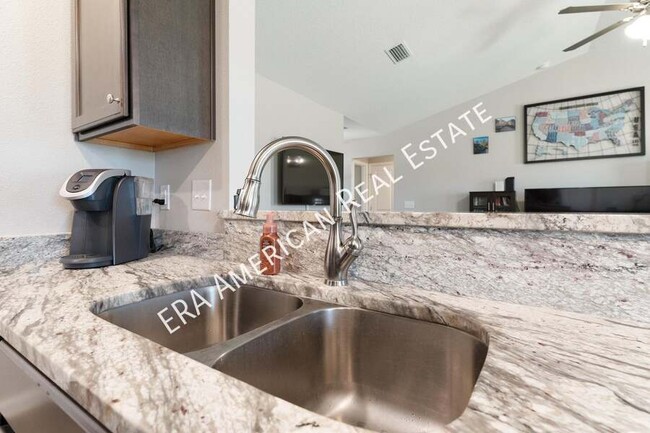 Building Photo - 6002 Colton Blaine Ct