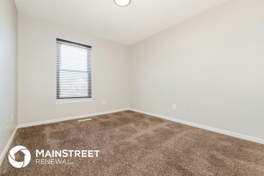 Building Photo - 12655 Oakwood