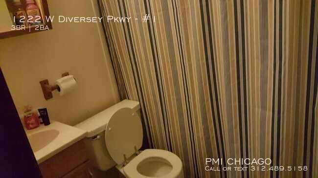 Building Photo - 1222 W Diversey Pkwy