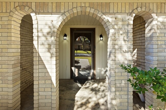 Building Photo - 3721 Avenue R