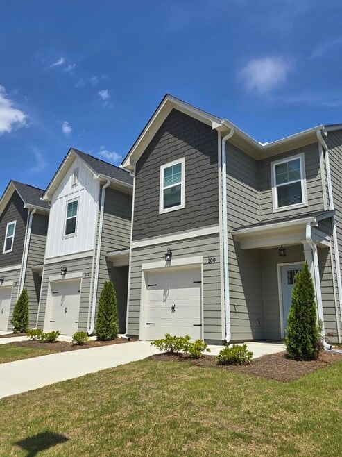 Building Photo - Brightside at Cloverleaf