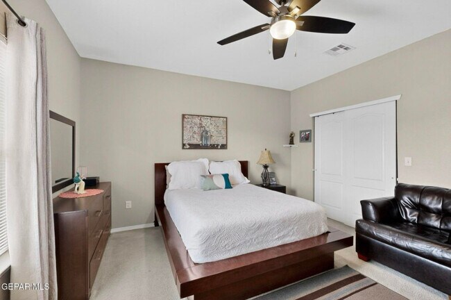 Building Photo - 14269 Escalera Dr