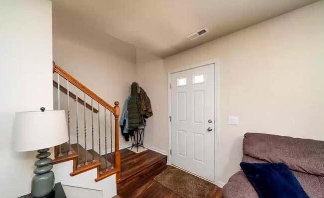 Building Photo - 9055 Coneflower Dr