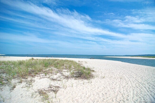 Building Photo - 525 S Harbor Rd