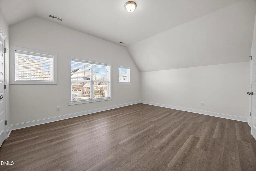 Building Photo - Room in House on Plott Hound Ln