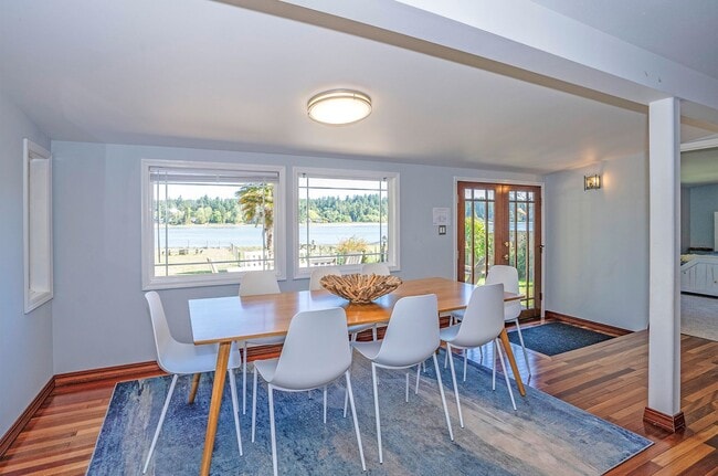 Building Photo - SHORT TERM LEASES! 1-6 months - 3-Bedroom ...