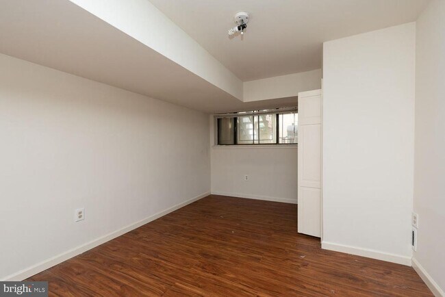 Building Photo - 215 N 23rd St