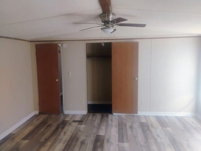 Building Photo - Chris McG 740