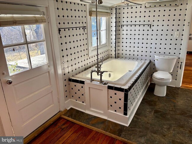 Building Photo - 8122 John Mosby Hwy