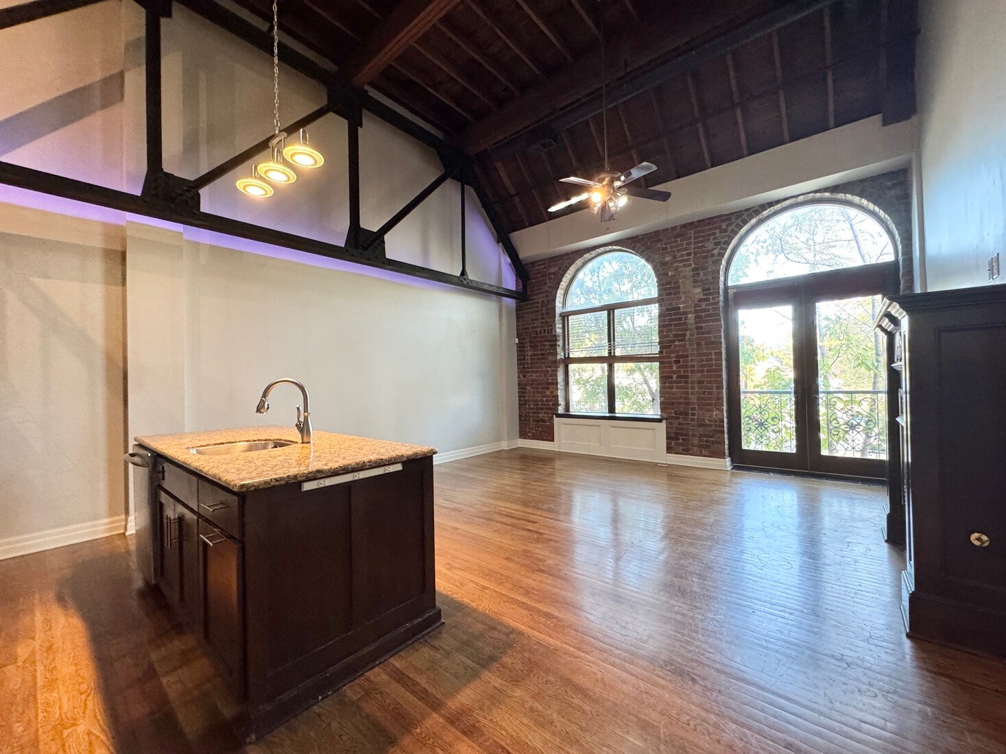 Building Photo - 1715 Summit St