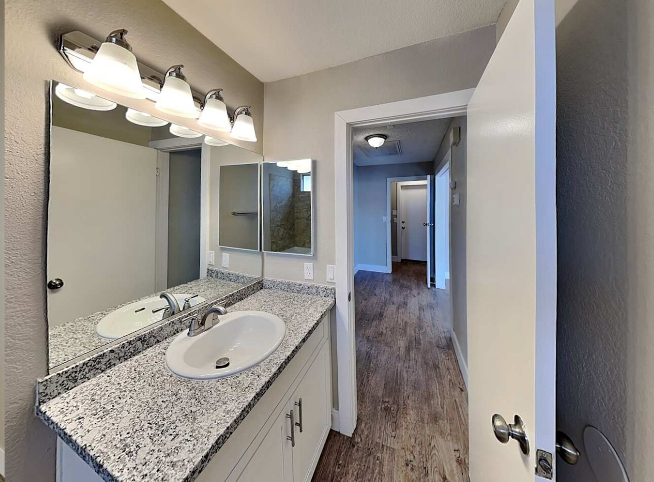 Building Photo - 1413 Braided Mane Cir