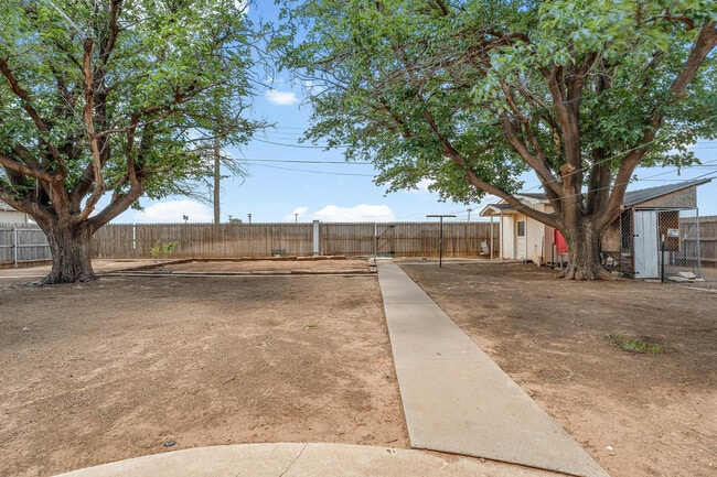 Building Photo - 225 N Terry Dr
