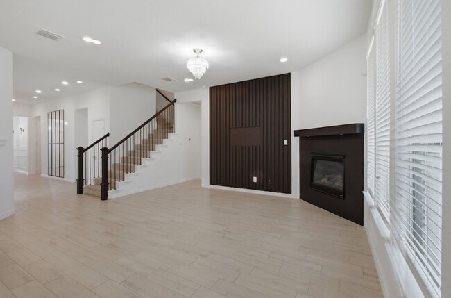 Building Photo - 700 Pistachio Pkwy