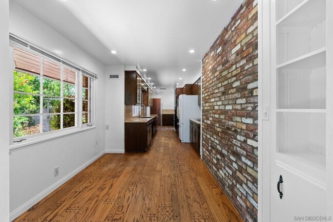 Building Photo - 7330 Brodiaea Way