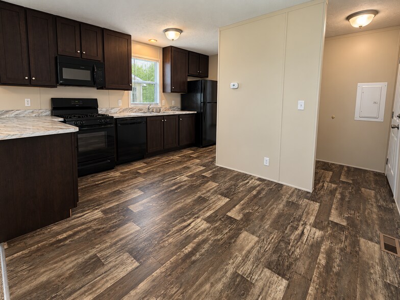 Building Photo - 38052 Johannes Dr