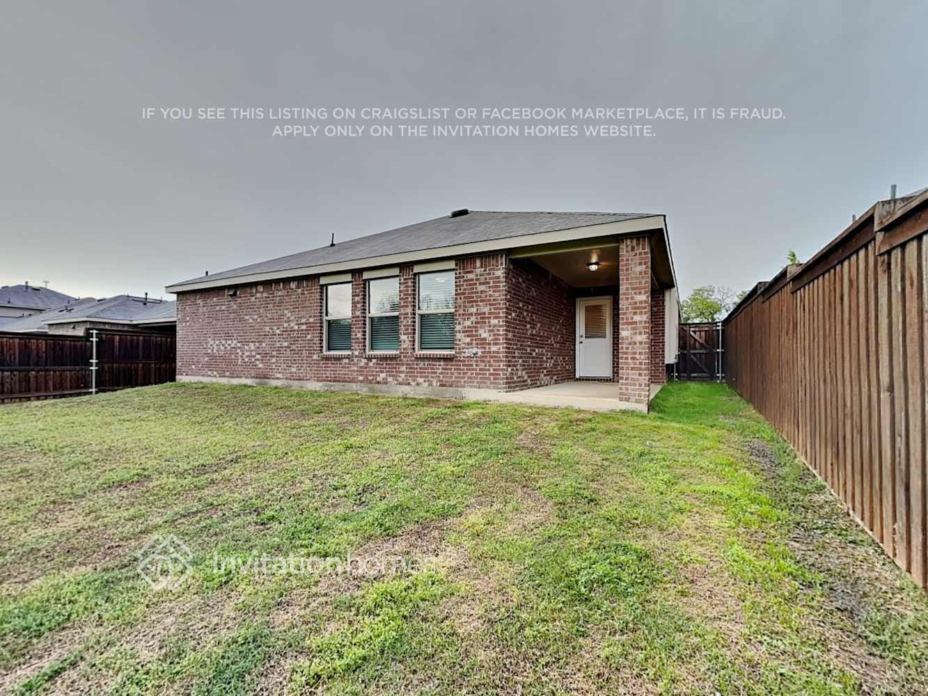 Building Photo - 1800 Alamandine Ave