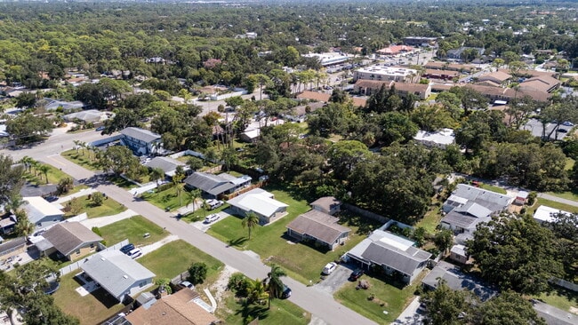 Building Photo - RENT THIS HOME WITH ZERO DEPOSIT MOVE IN: Beautiful Completely Updated 3 Bed / 2 Bath Home in Sou...